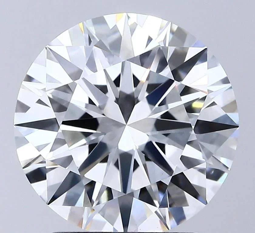 Runder Brillant-Schliff Diamant, klar, facettiert, Nahaufnahme, Edelstein