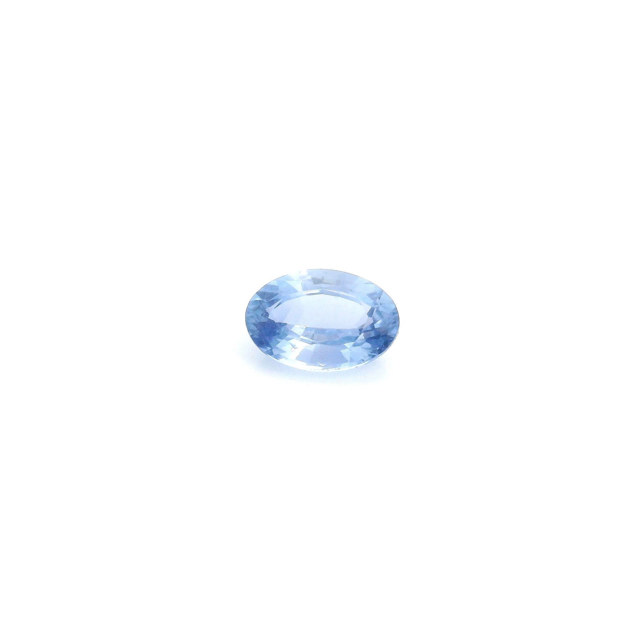 0,58ct ovaler natürlicher Saphir, Farbe Blau, Reinheit Augenrein, facettierter Schliff